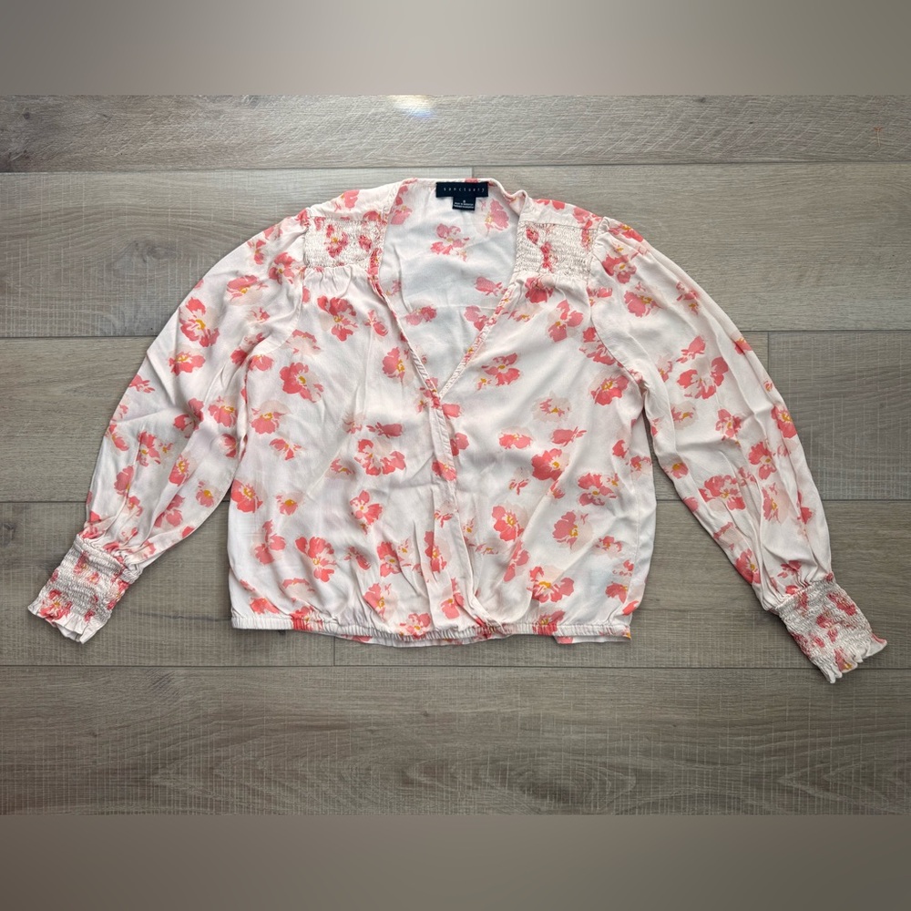 Floral Wrap Top V-Neck Size Small Romantic Cottage Feminine Summer Vacation